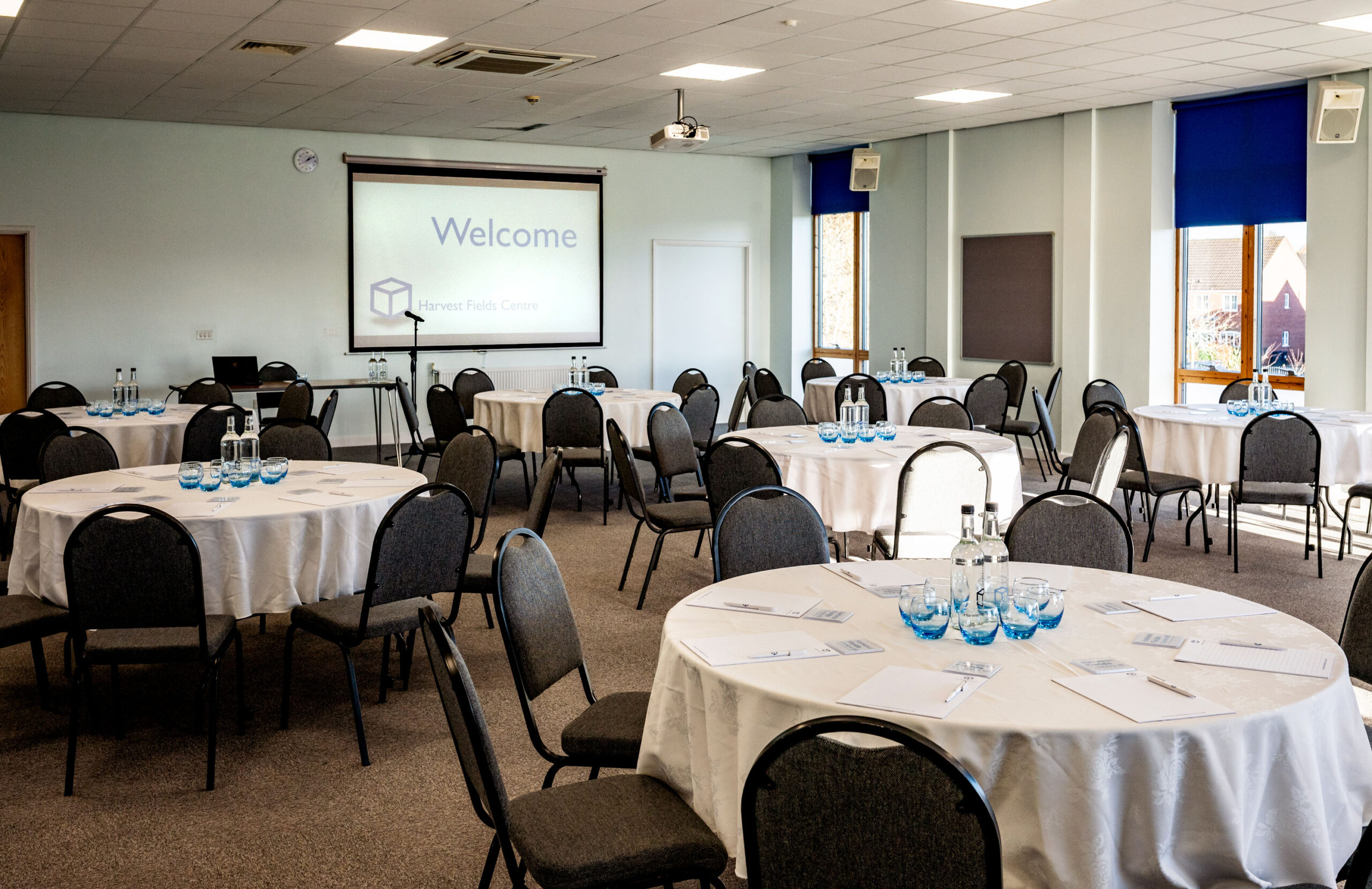 room-1-cabaret-harvest-fields