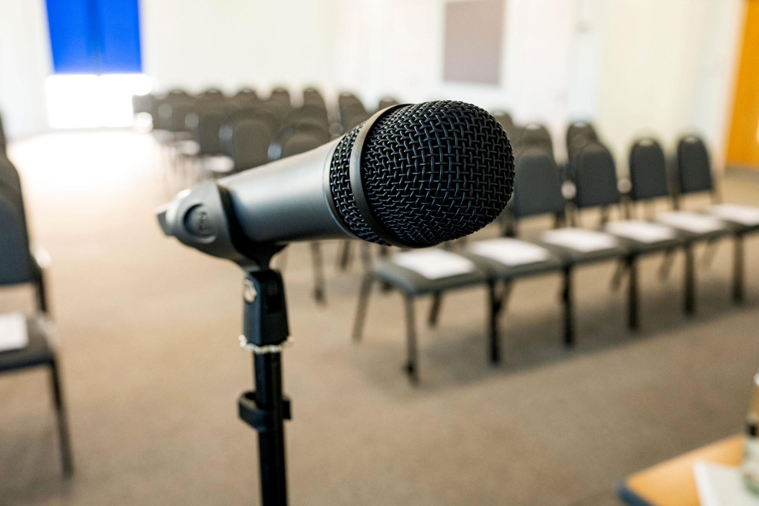 room-1-microphone-harvest-fields-centre
