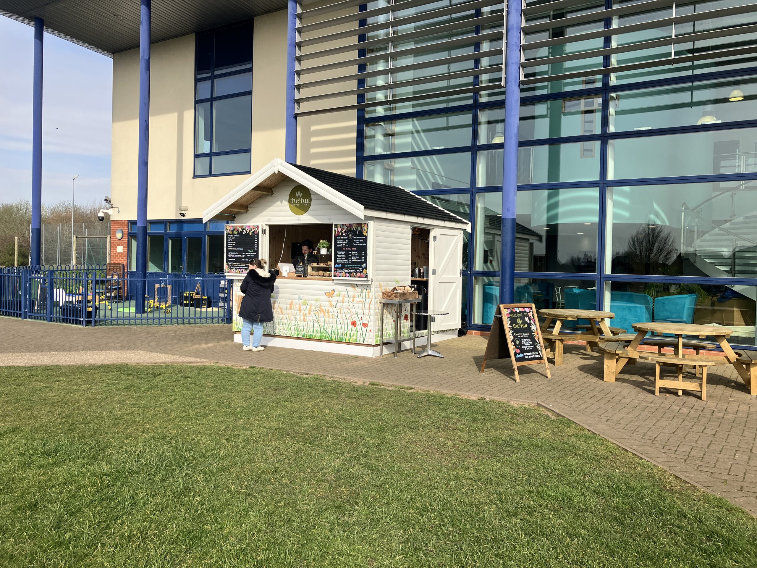 hut-customer-sunny-harvest-fields