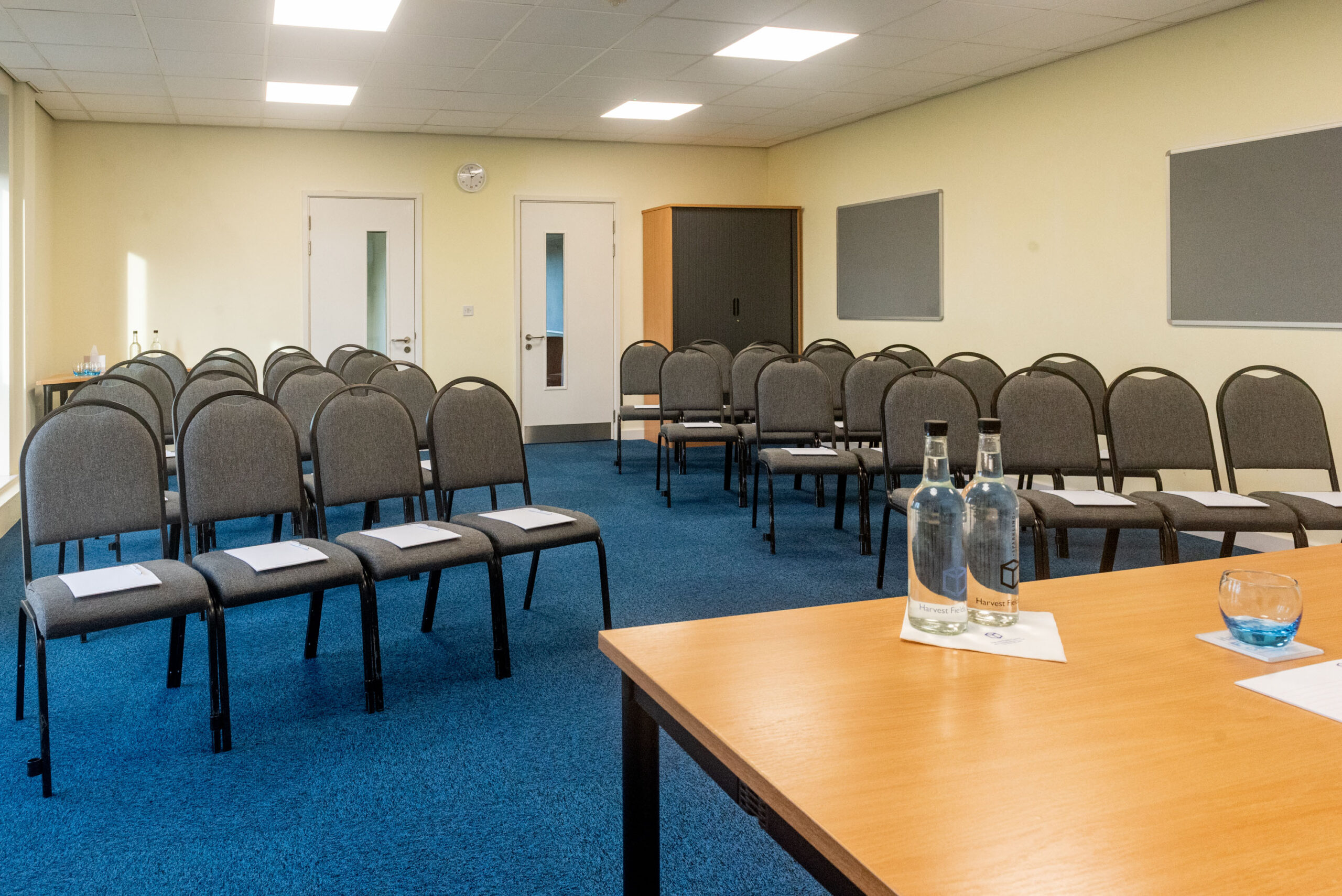 room-7-theatre-front-harvest-fields